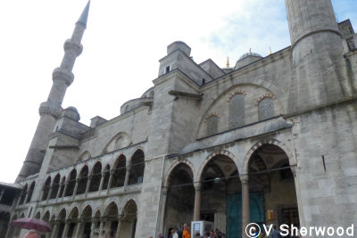 Istanbul - Blue Mosque courtyard