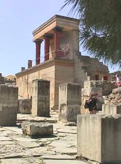 Knossos - building with 3 columns