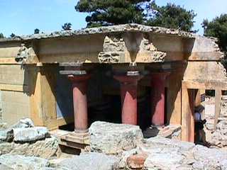 Knossos - room with 3 columns