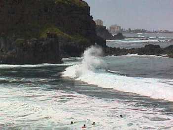 Playa Bollullo and breakers